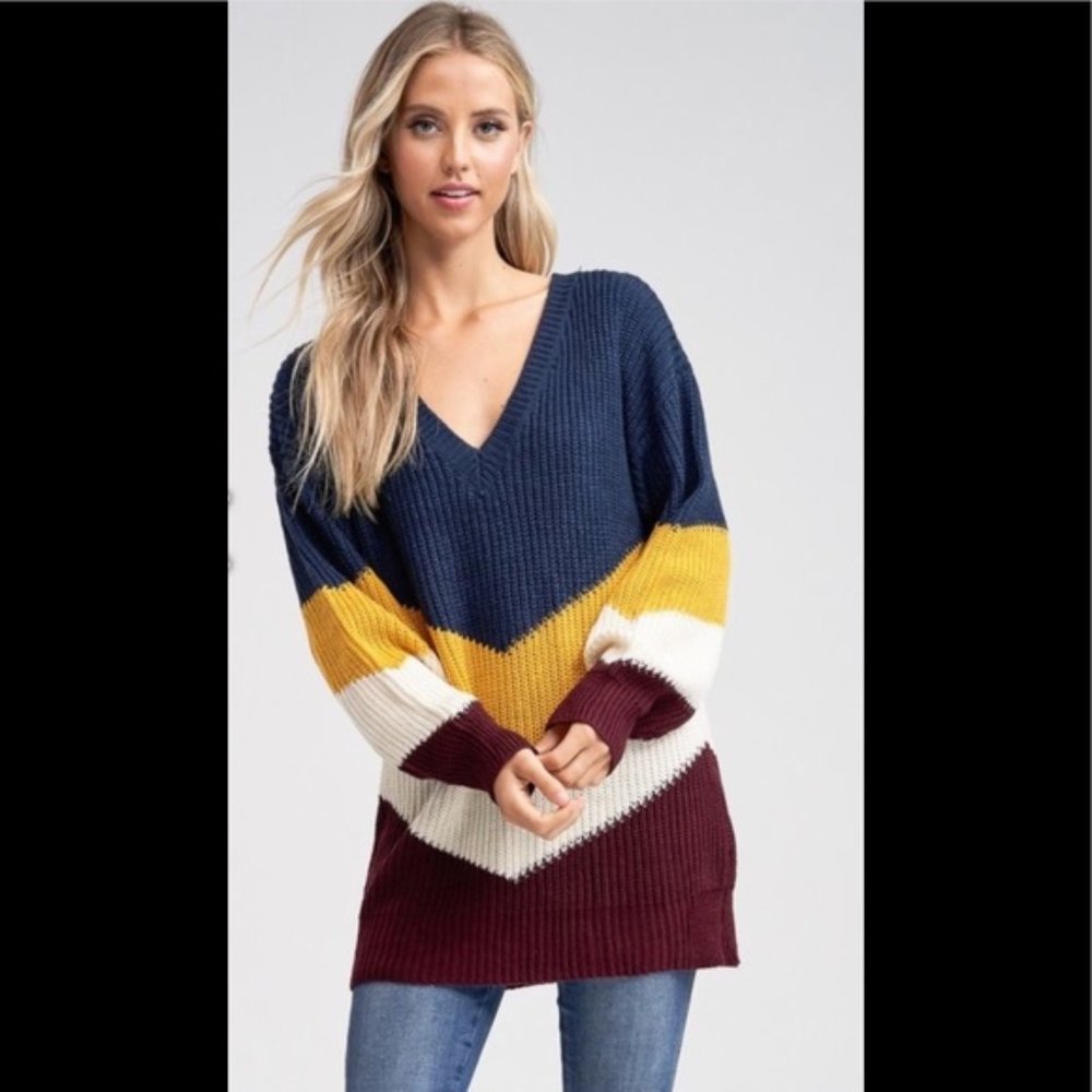 Stylish Chevron V-Neck In Perfect Color Blend- NEW - Picture 8 of 11